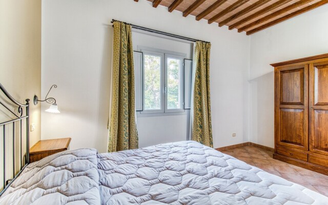 Noce Family Apt Shared Pool,volterra