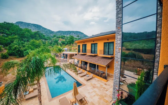 The Remote Hotel