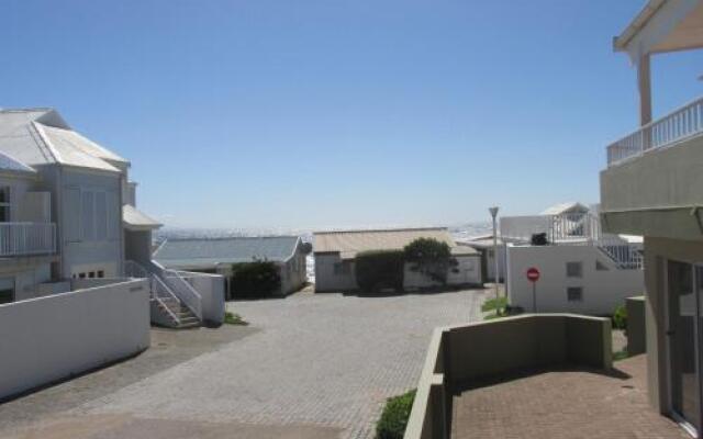 Point Village Accommodation - Hennie Bottom