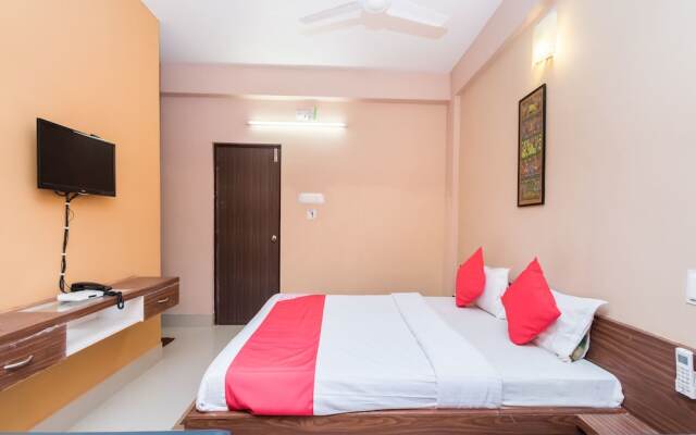 Oyo 10398 Hotel Parijayee