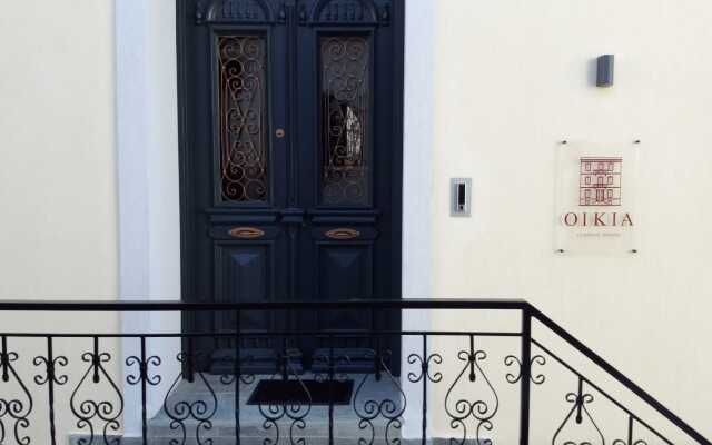 Oikia Classic House