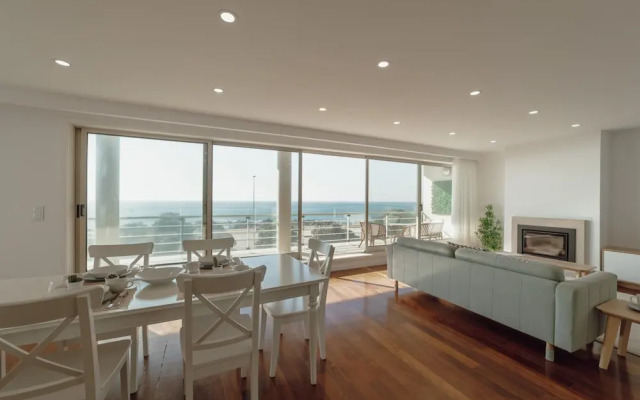 Modern Grand Seaside SEA View