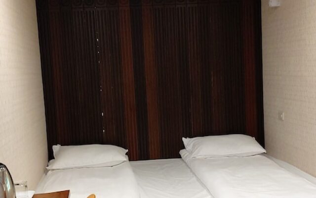 Sanhua B & B