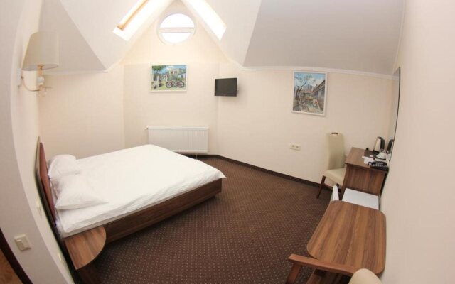 Hotel 52