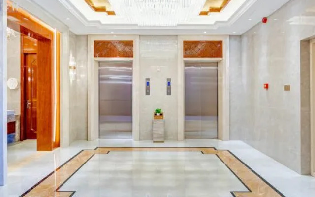 Crystal Bay Hotel