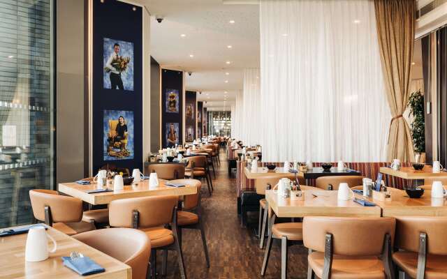 DoubleTree by Hilton Amsterdam Centraal Station