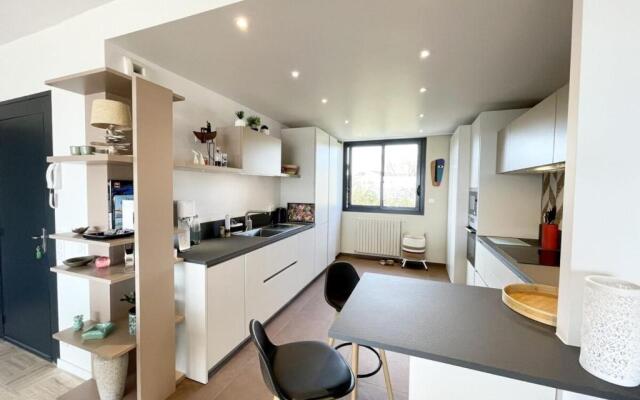 LUXURY T3 neuf de standing Front de mer vue 180
