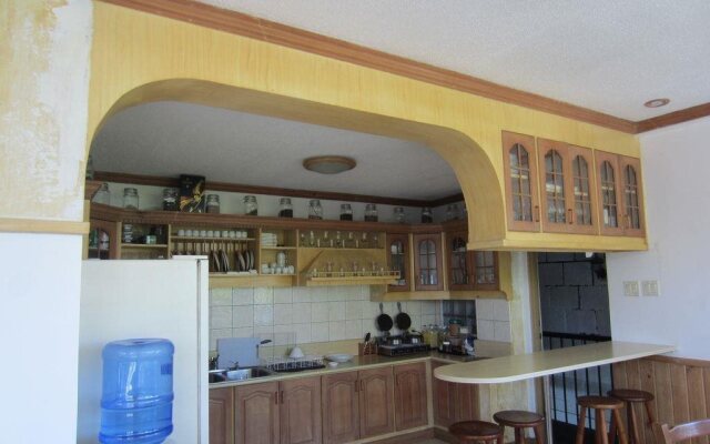 Chateau Beatrice Bed & Breakfast