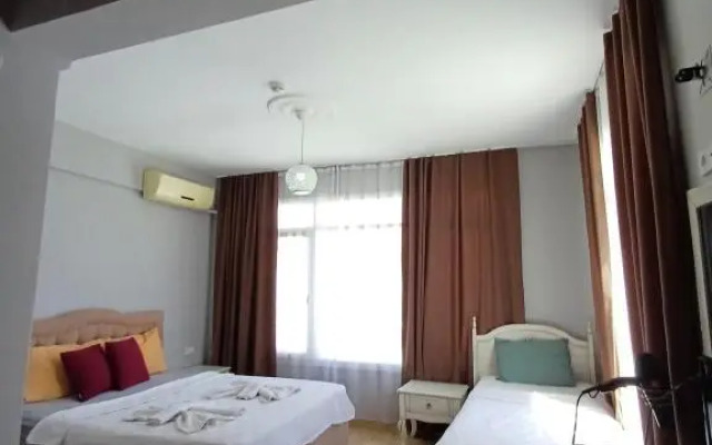 Renos Otel Cafe Sigacik