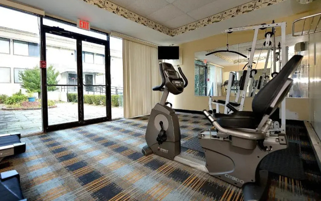 Riverview Inn & Suites