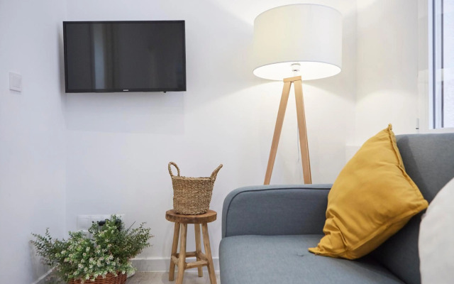 LEEWAYS APARTMENT in ZURITA