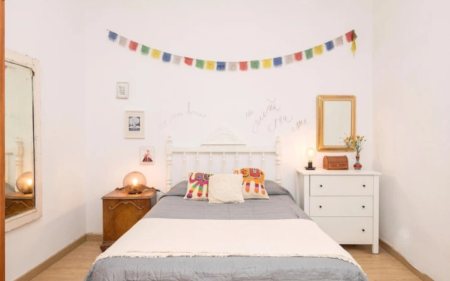 Starlight in Cadiz With 3 Bedrooms and 1 Bathrooms