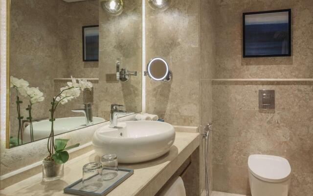 Maani Muscat Hotel & Suites