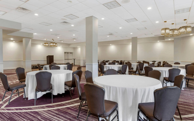 Comfort Inn Brooklyn Center