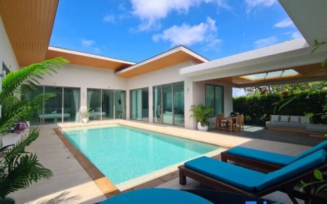Rawai Beach | Relaxing 4bd pool villa, Chalong Pier and Phuket Big Buddha, convenient location