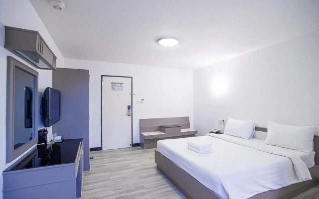 Hi Season Hotel