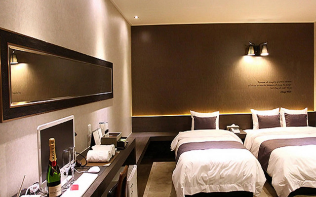 S& Hotel