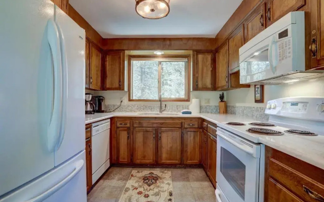 11 Camas-Hot Tub-4BR/2BA