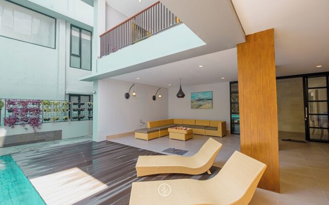 Atsuka Hill View 8BR Vila with Private Heated Pool