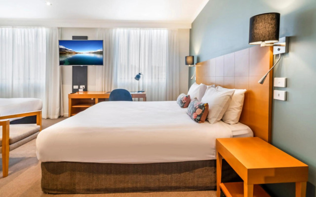 Nightelier Devonport Gateway Hotel