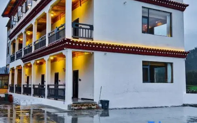 Jialabaili Peak Guesthouses
