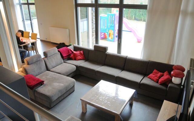 Modern Holiday Home in La Roche-en-ardenne With Garden