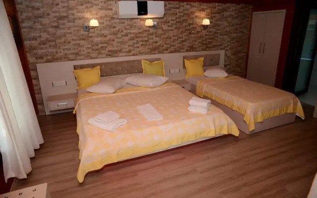 Nuri's Beach Bungalow