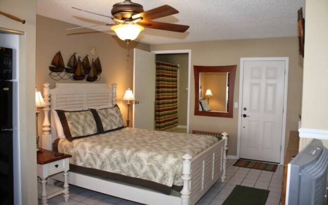 The Anna Maria Island Beach Paradise 10 - Studio condo by RedAwning