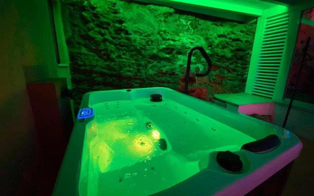 Emesh Boutique Suite