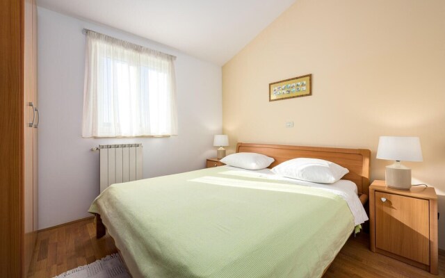 Awesome Home in Basanija With Wifi and 2 Bedrooms