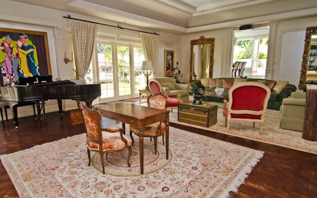 Beverly Hills Fab Estate