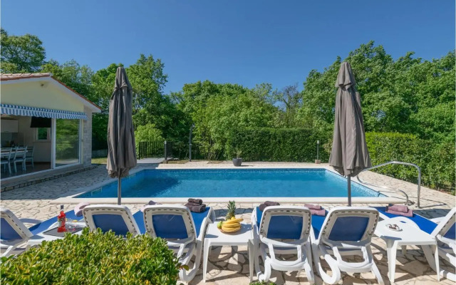 Holiday home Strmac 25 with Outdoor Swimmingpool
