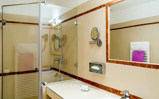 Ambient Hotel & Aromaspa Sikonda