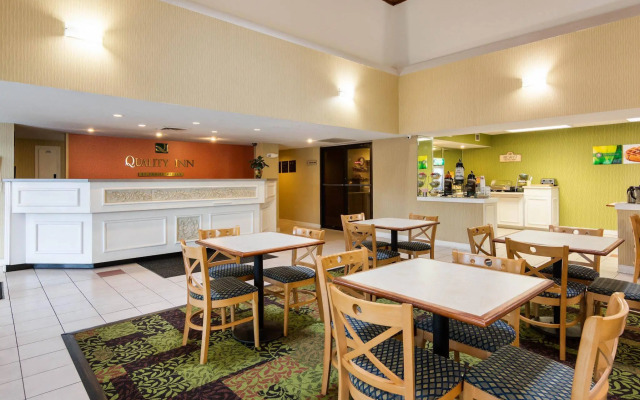 Rodeway Inn At Fort Lee