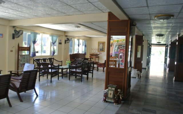 Angthong Hotel