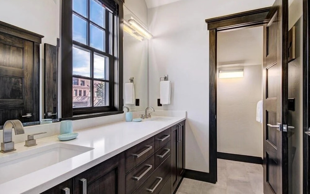 The Bogart House 5 Bedroom Home