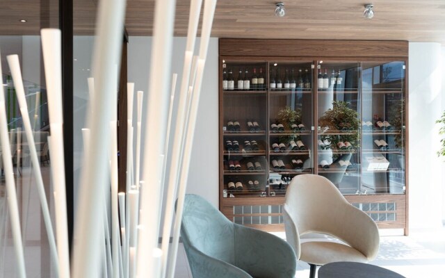 Life Hotel
