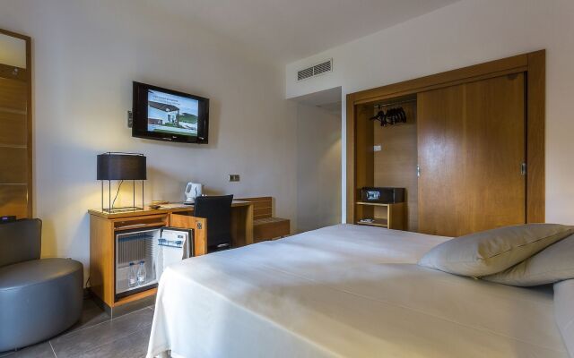 Palladium Hotel Cala Llonga - Adults Only