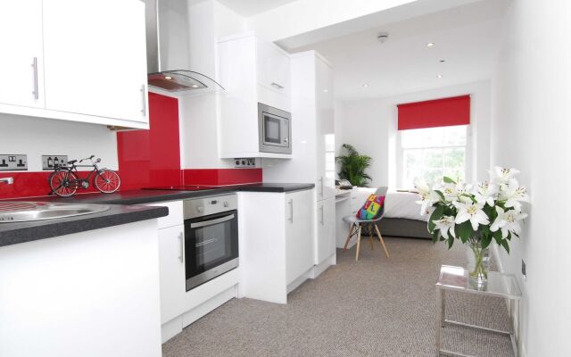 Fox House, Studio Apartments