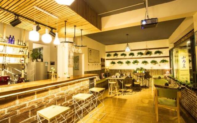 Xiaoermei cafe Hostel