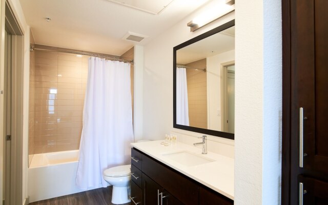 Lovely Midtown Suites by Sonder