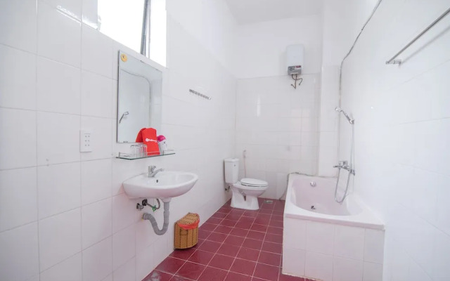 RedDoorz Plus near Bai Truoc