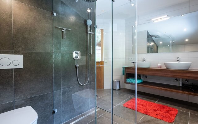 Opulent Holiday Home in Piesendorf with Sauna & Hot Tub