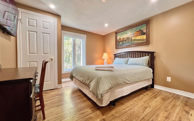 Cozy Home Near Transit & Hillcrest Mall with Free Parking