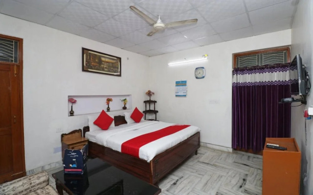 Travellers Homes By OYO Rooms
