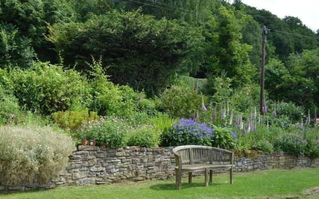 Whitewells Farm Cottages