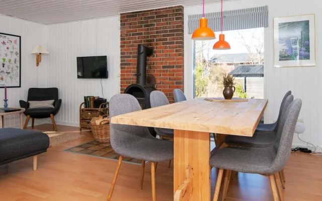 5 Person Holiday Home in Glesborg-by Traum