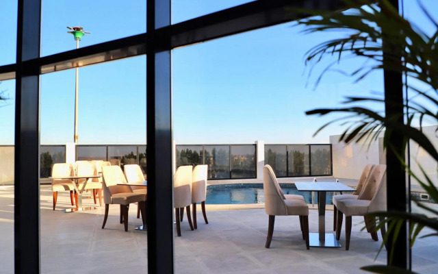 Five Seasons Hotel
