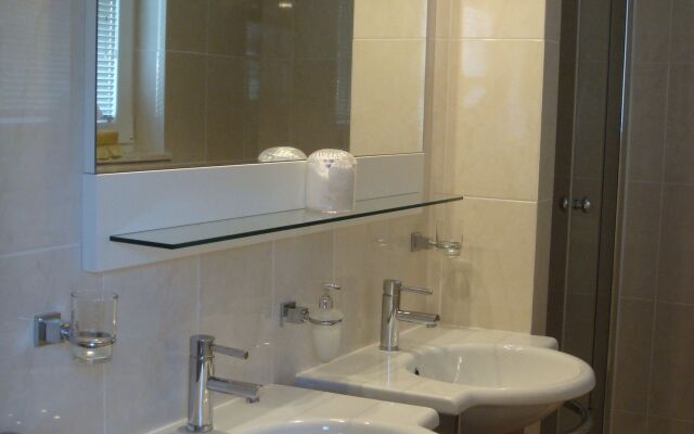 Villa Almadria Luxury Bed & Breakfast
