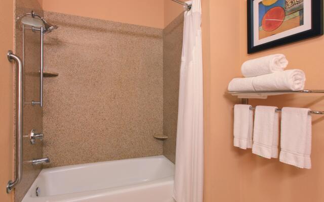 Holiday Inn Express Hotel & Suites Ennis by IHG